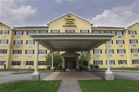 Ramada By Wyndham Saco/Old Orchard Beach Area Exterior photo